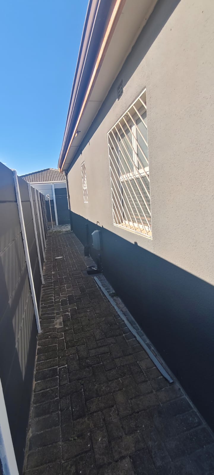 5 Bedroom Property for Sale in Strandfontein Village Western Cape